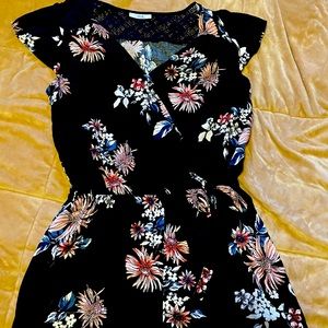 Joe B black shorts jumper with floral print. Size large